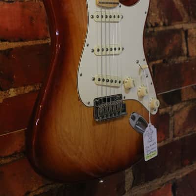 2017 Fender American Professional Stratocaster – Maple Fretboard, Sienna Sunburst image 3
