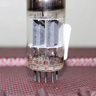 TOSHIBA 7025 12AX7  ECC83 PERFECT BALANCE SHORT PLATE HALO GETR TEST NOS+ VINTAGE 1960'S image 2