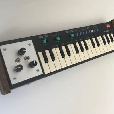 CIRCUIT BENT CASIO PT10 SYNCBASS 8 MINI SYNTH 8 MOD