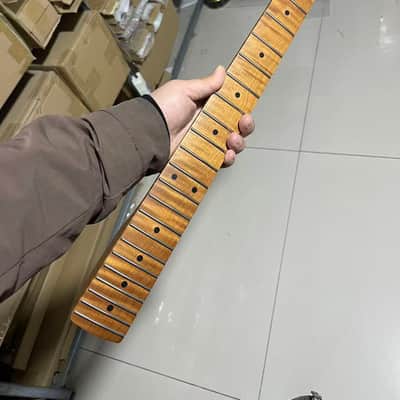 Reverse headstock stainless steel 22 frets Roasted flame Maple guitar neck 25.5inch hole 10mm Reverse headstock SS 22 frets Roasted flame Maple Electric guitar neck tiger25.5 Satin image 2