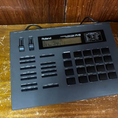 Roland R-8 Human Rhythm Composer Drum Machine NEW INTERNAL BATTERY w/ power supply