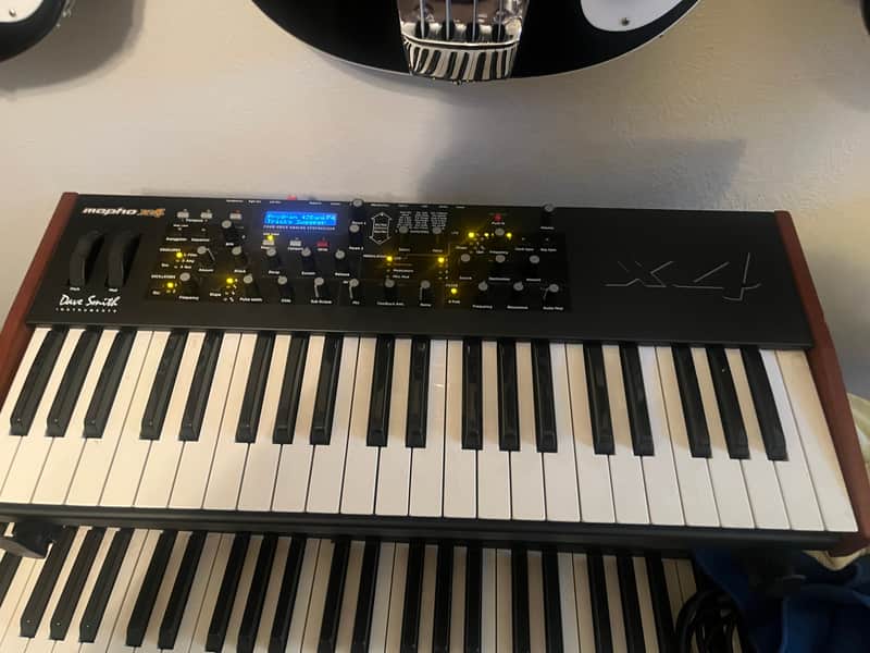 Dave Smith Instruments Mopho x4 44-Key 4-Voice Polyphonic Synthesizer 2013 - 2018 - Black with Wood Sides image 1