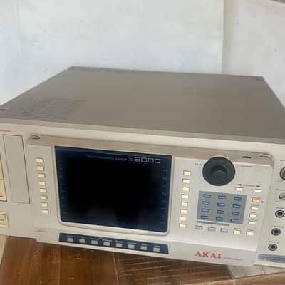 Akai S6000 MIDI Stereo Digital Sampler 1999 - White image 3