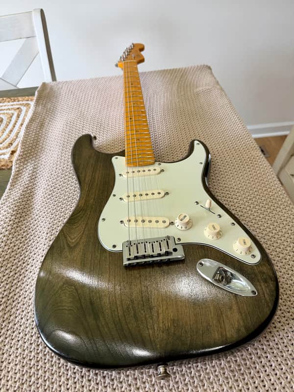Fender Stratocaster Deluxe 2006-2008 - Faded Black Burst Nitrocellulose