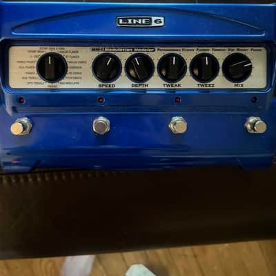 Line 6 MM4 Modulation Modeler with Line 6 Expression Pedal image 1