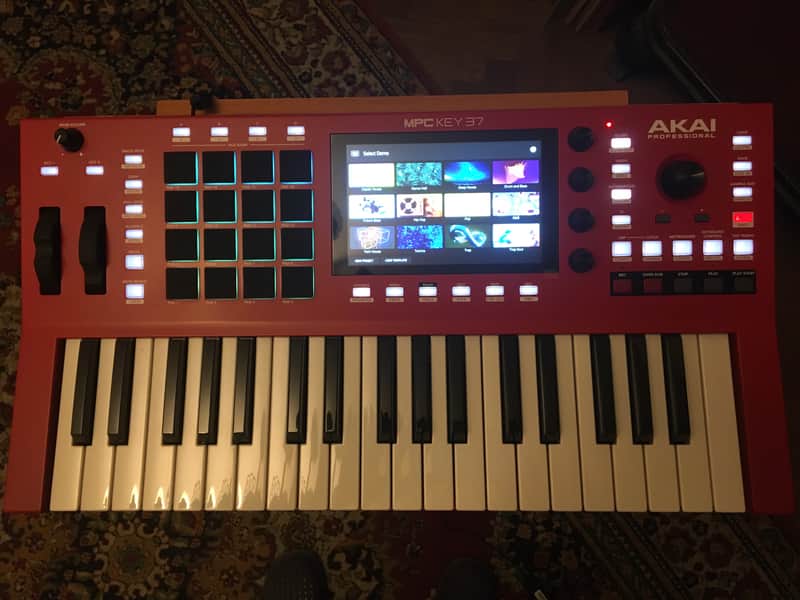 Akai MPC KEY 37 from 2024, Absolutely New with Accesories/Manual in Original box image 1