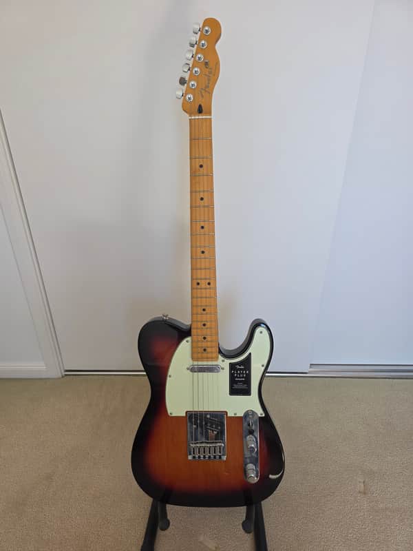 Fender Player Plus Telecaster with Maple Fretboard 2021 - Present - 3-Color Sunburst