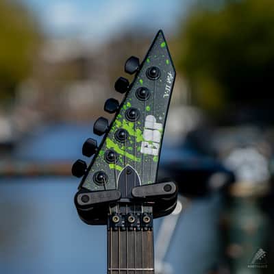 ESP USA V-II FR Alien Blood Splatter with EMG 81/60X Pickups image 3