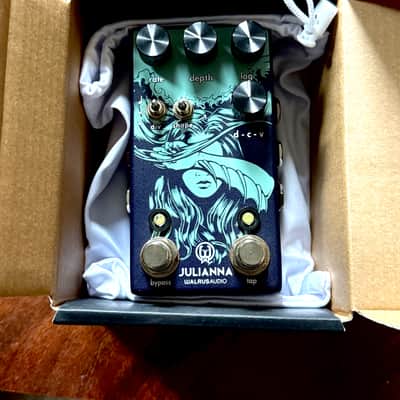 Walrus Audio Julianna Deluxe Chorus / Vibrato 2020 - Present - Blue image 6
