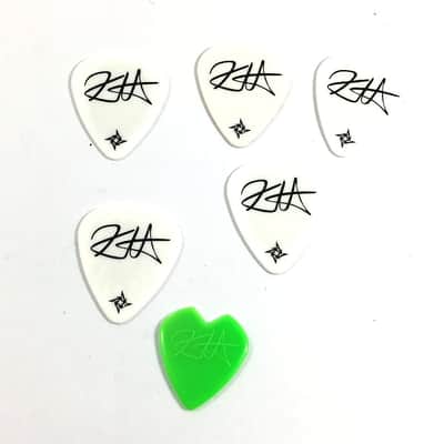 Dunlop Kirk Hammett (Metallica) Monster Pick Tin 6 Picks image 2