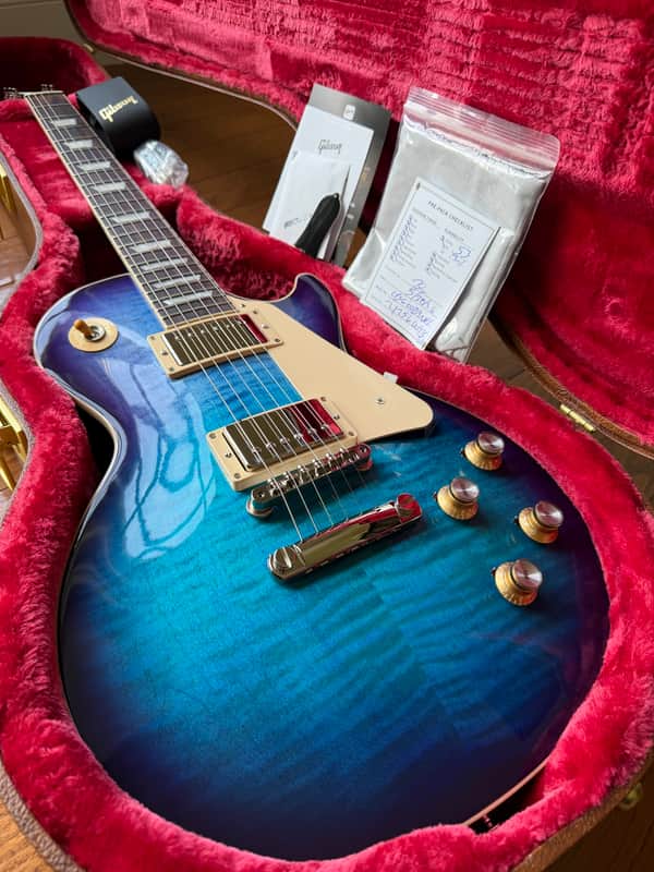 2026 Gibson Les Paul Standard 60s Figured Top - Blueberry Burst