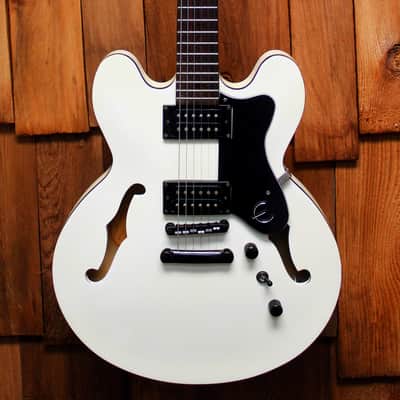 Epiphone DOT studio DG Alpine white レア色 Epiphone Dot Studio - Alpine White with black binding (Hardshell