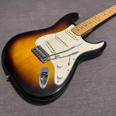 Fender American Special Stratocaster with Maple Fretboard 2-Color Sunburst image 2