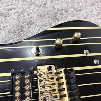 Schecter Synyster Gates Custom-S - Black and gold pinstripes image 15
