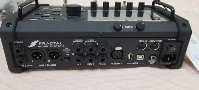 Fractal Audio FM3 Mk II TURBO Amp Modeler/FX ProcessorFM3 Mk II