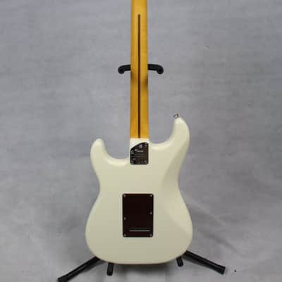 Fender American Professional II Stratocaster HSS Rosewood Fingerboard Olympic White w/ Case image 5