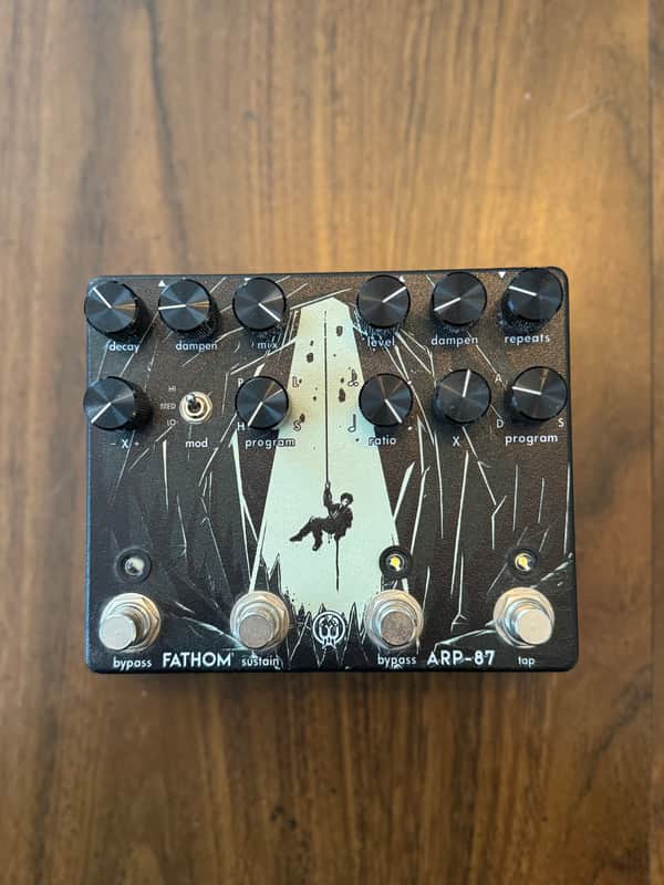 Walrus Audio Fathom / ARP-87 - Hal Leonard 2019 - Black / Green Graphic image 1