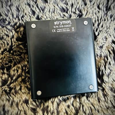 Strymon Flint Reverb and Tremolo V1 2012 - 2022 - Black with White Knobs image 7
