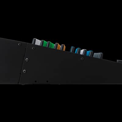 Mackie 16-channel Compact 4-bus Mixer image 2