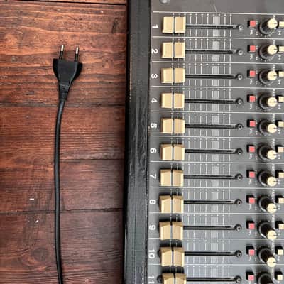 TASCAM M-216 1986-1994 - Black / Wood Side Panels image 6
