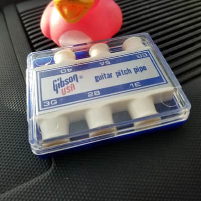 Gibson Guitar Pitch Pipe (Vintage w Hardcase)) 80s White image 1