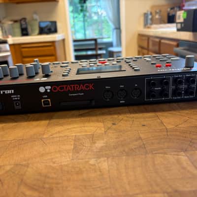 Elektron Octatrack DPS-1 2010s - Black - STAND - DECKSAVER image 12