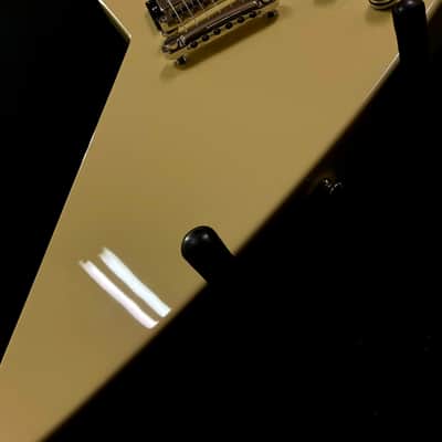 Harcom Guitars Arcturus Hubbard White Custom Shop, Boutique Kelly, Explorer, Warrior image 8