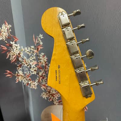 Fender Vintera '60s Stratocaster with Pau Ferro Fretboard 2019 - 2023 - Surf Green image 5