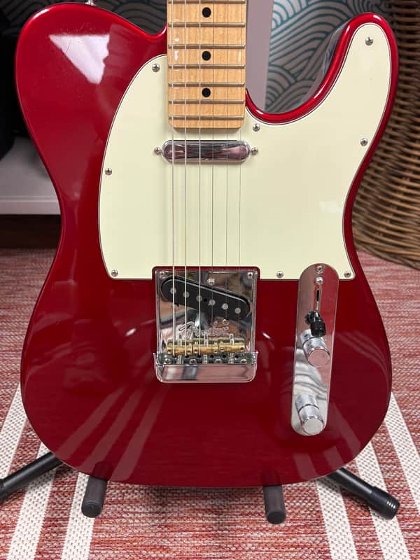Fender American Professional Telecaster- Maple Fretboard 2017  - Candy Apple Red