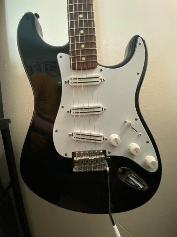 Fender Stratocaster 2000 - Black - Made in Mexico - Upgraded Pickups Seymour Duncan Hotrails image 1