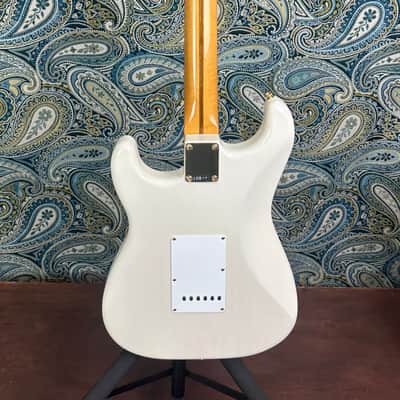 Fender Limited Edition Vintera III Late '50s Stratocaster White Blonde w/Gig Bag image 6