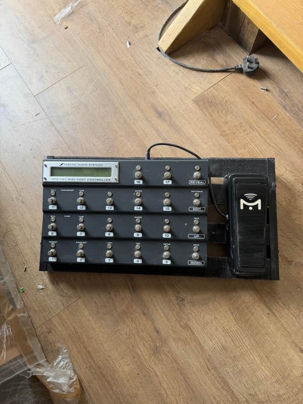 Fractal Audio Axe-FX II Mark II with Controller 2012 - 2018 - Black image 1