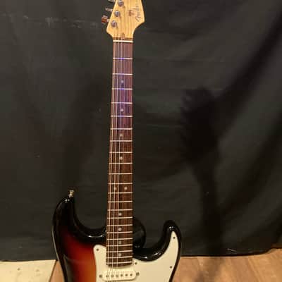 Fender American Deluxe Stratocaster with Rosewood Fretboard 2004 - 3-Color Sunburst image 3
