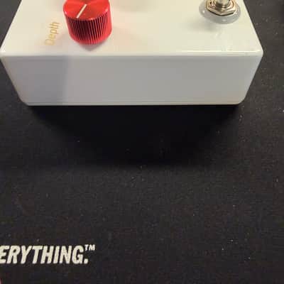 REA Pedals *Clone* EHX Small Clone 2025 - White image 3