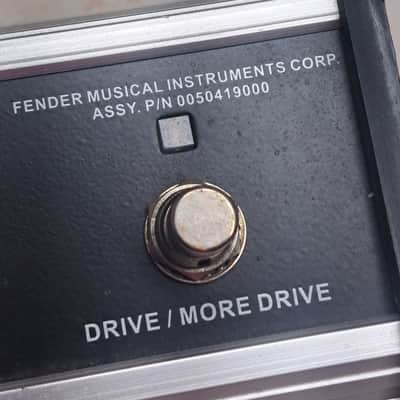 Fender 2-Button Foot Switch: Channel Select, Drive/More Drive- 005-0419-000- Mid-90's-2000's - Black and Silver image 2