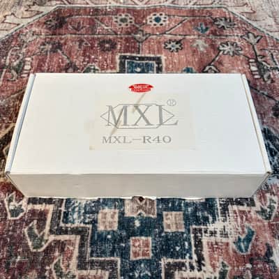 MXL R40 Ribbon Microphone W/ Box! image 6