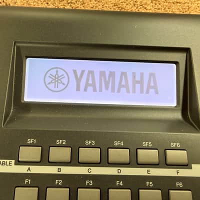 Yamaha MOXF 6 Production Synthesizer / Very Good Condition