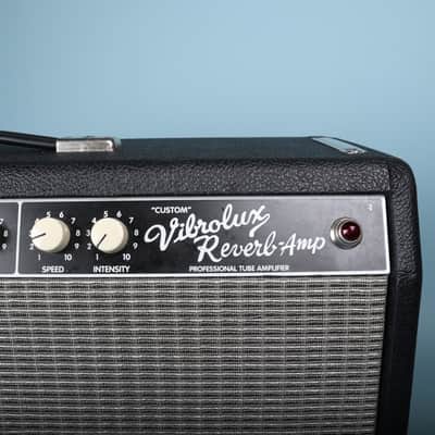 2005 Fender Custom Vibrolux Reverb 2x10 Professional Tube Amplifier image 3