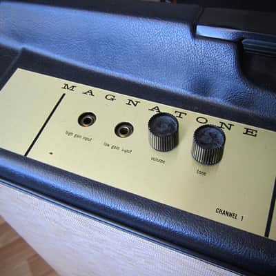 MAGNATONE M12 Tube Bass & Guitar Amp (2) EL-34s 1-15 Circa-1963 Black Moulded Cabinet image 6