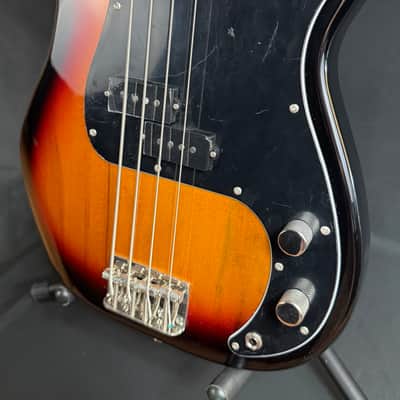 Squier Classic Vibe 70's Precision Bass 4-String Bass Guitar 3-Tone Sunburst (195) image 8