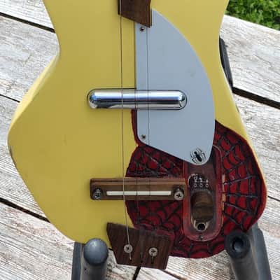 Loog / Third Man Model VI TV Yellow Mini Electric 2010s USA image 2