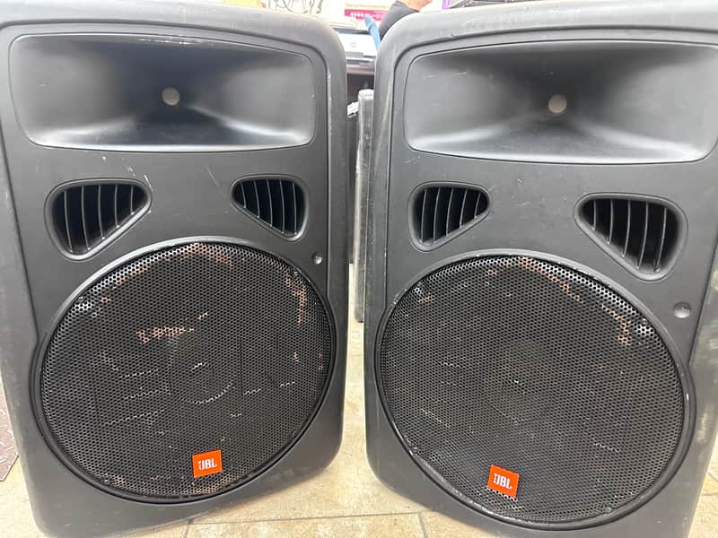JBL EON 15G2 Powered PA Speakers - PAIR w/Padded Carry Bags - Working EON 15G2 image 1