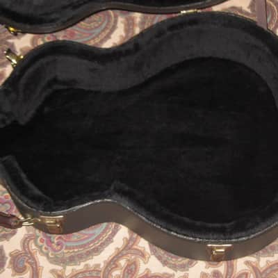 lightly handled (late 90s-early 00s) Taylor Grand Concert Deluxe Brown Hardshell Case (5200-54 but reg black lining) textured dark brown vinyl over 3-ply wooden structure, Foam padding covered w/ reg black plush  lining, brass plated HW, leather handle image 8