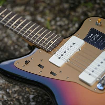 Fender Limited Edition Vintera II Road Worn 50s Jazzmaster- 3-Color Sunburst(2) image 10