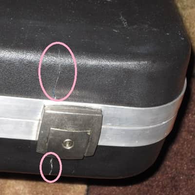 used Rickenbacker Hardshell Case for Model 620 electric guitar (NO guitar) from 1995, 2 Ball feet broke off (2 holes in plastic), Exterior plastic has some cracks,  EXT: Black Hard Plastic / Chrome HW / Handle: Black Molded Hard Plastic / INT: Blue Plush image 19
