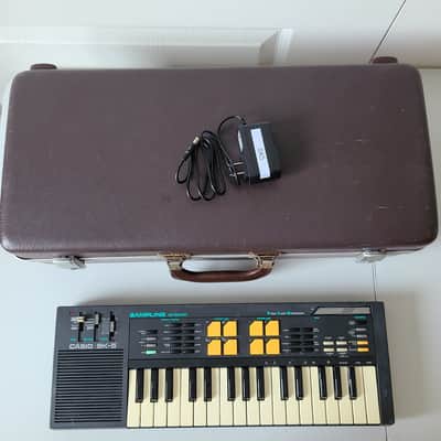 Cleaned Casio SK-5 32-Key  Sampling Keyboard with power adapter and hard case