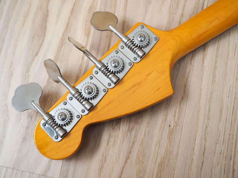 2011 Fender Mustang Bass '69 Vintage Reissue Ice Blue Competition