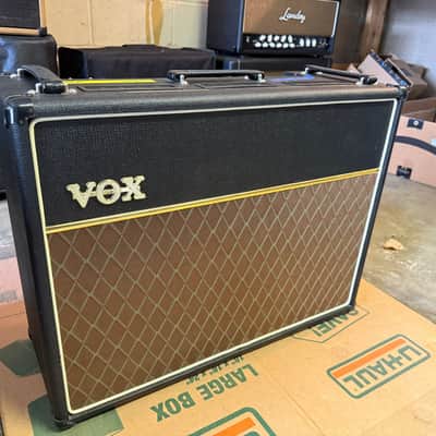 Vox AC30CC2X Custom Classic 2-Channel 30-Watt 2x12" Blue Alnico Guitar Combo Early 2005 Production (SN: X2AC001013) image 2