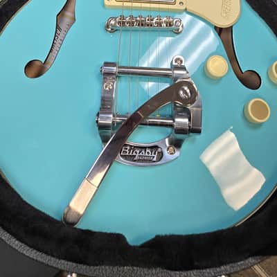 Gretsch G2655T Streamliner with Bigsby Tropico with hard case image 7