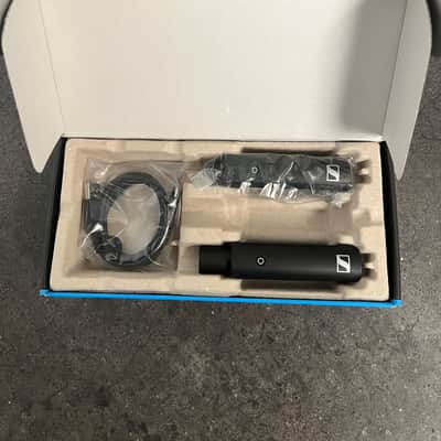 Sennheiser XSW-D XLR Base Set (Digital Band; 2.4 GHz) Digital Wireless System with XLR Transmitter and Receiver 2019 - Present - Black image 2